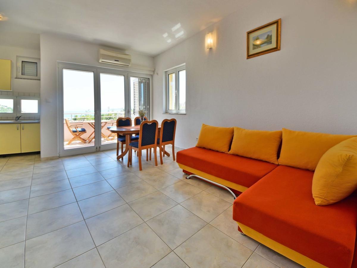 Apartment Golub-4 By Interhome Цесариця Екстер'єр фото